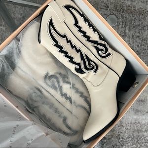 Norva Boots By Billini